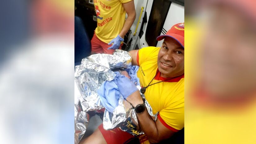 Equipe conseguiu estabilizar mãe e bebê, que foram levados à Unidade de Pronto Atendimento (UPA) de Peruíbe.
Divulgação/Grupamento de Bombeiros Marítimo