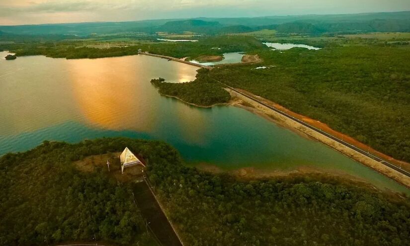 Mesmo sendo uma cidade pequena e com pouco mais de 4 mil habitantes, a sua popularidade turística ganhou impulso, em grande parte, graças à imponente Usina Hidrelétrica de Jaguara. Foto: Ernani Baraldi 