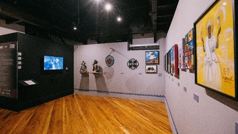 Exposição ocorre no novo endereço do Museu das Favelas até o dia 28 de fevereiro