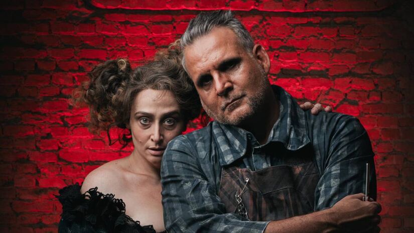 Com direção musical de Fernanda Maia e direção-geral de Zé Henrique de Paula, o musical 'Sweeney Todd: O Barbeiro Demoníaco da Rua Fleet', voltará a São Paulo para curtíssima temporada no Teatro Santander entre os dias 9 e 26 de janeiro de 2025. Foto: Stephan Solon/Divulgação 