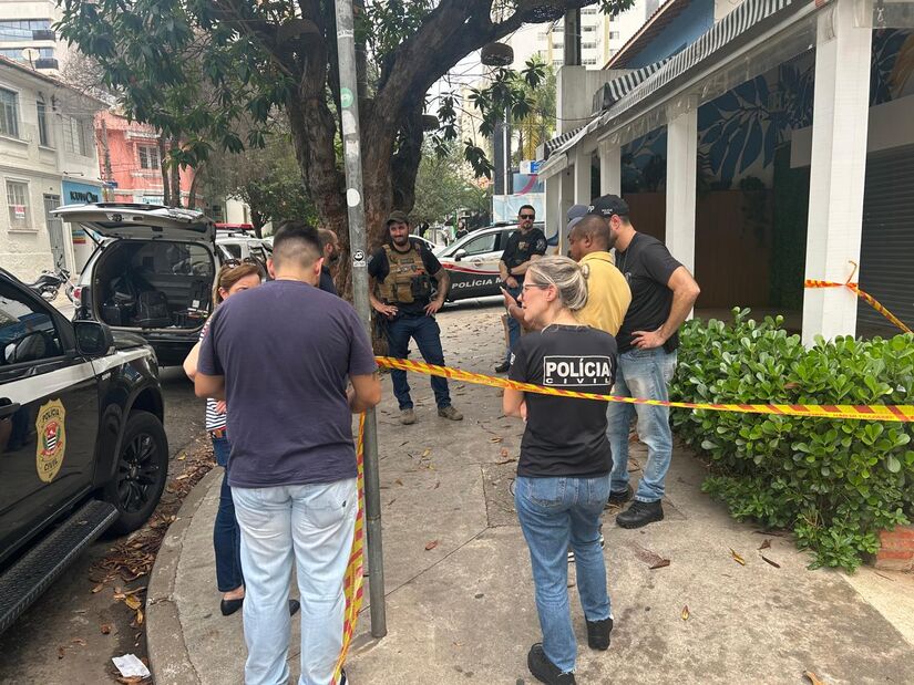 Policiais fizeram perícia e diligência no local do crime/Bruno Hoffmann