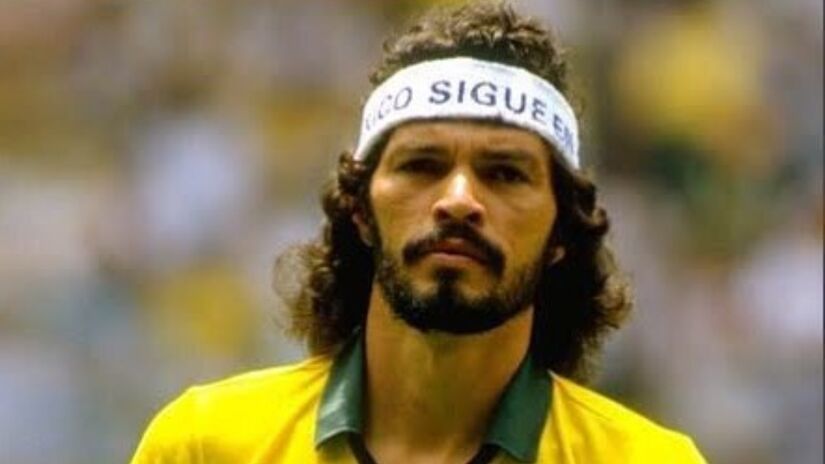 Sócrates teve seu nome dado ao prêmio entregue jogador (a) com engajamento em ações solidárias e projetos sociais.

/Foto: Reprodução/Redes sociais