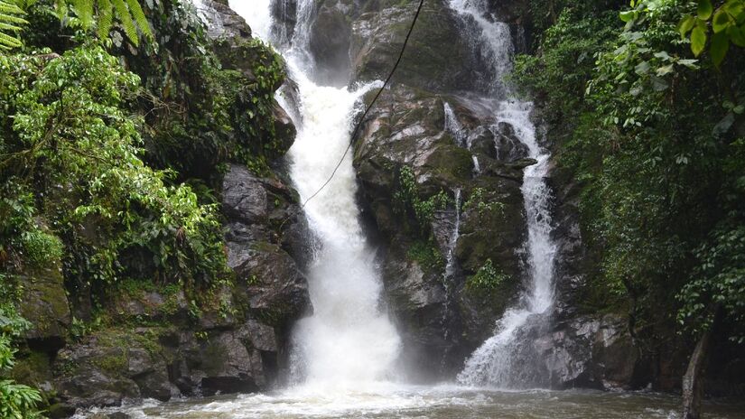 Se encontra em uma altitude que varia entre 920 e 1000 metros acima do nível do mar, Tapiraí tem clima subtropical temperado (com verões de dias quentes e noites amenas e invernos de frio rigoroso  em 2000, os termômetros chegaram a marcar três graus negativos) - (Divulgação/Governo de SP)