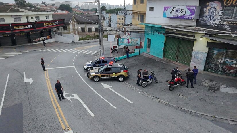 A ação, realizada desde o início de janeiro, pretende prevenir e evitar roubos e furtos em Taboão da Serra.  

