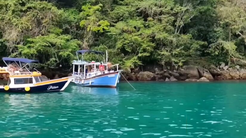 Além das águas, Cambuquira oferece turismo de aventura no Pico do Piripau, ideal para voo livre. Trilhas, cachoeiras e mirantes completam a experiência para os amantes da natureza. (Fotos: Reprodução/Youtube)