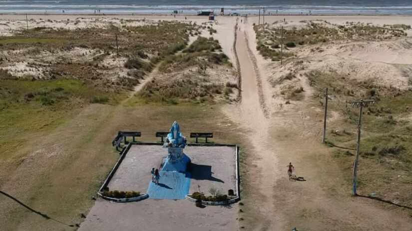 Localizada no Rio Grande do Sul, a Praia do Cassino vai de Rio Grande até Santa Vitória do Palmar, na divisa com o Uruguai. Sua extensão impressionante atrai turistas em busca de aventuras únicas.  