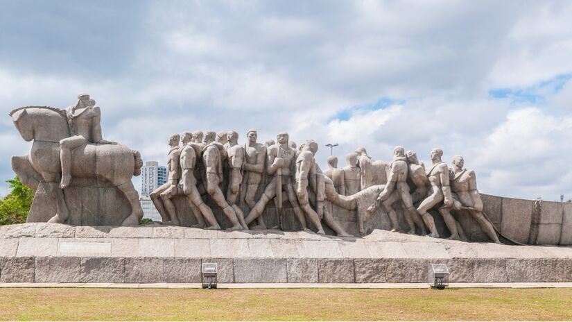 O Monumento está localizado no Parque do Ibirapuera, na área que compreende a Praça Armando de Salles Oliveira. Foto: Wikimedia Commons