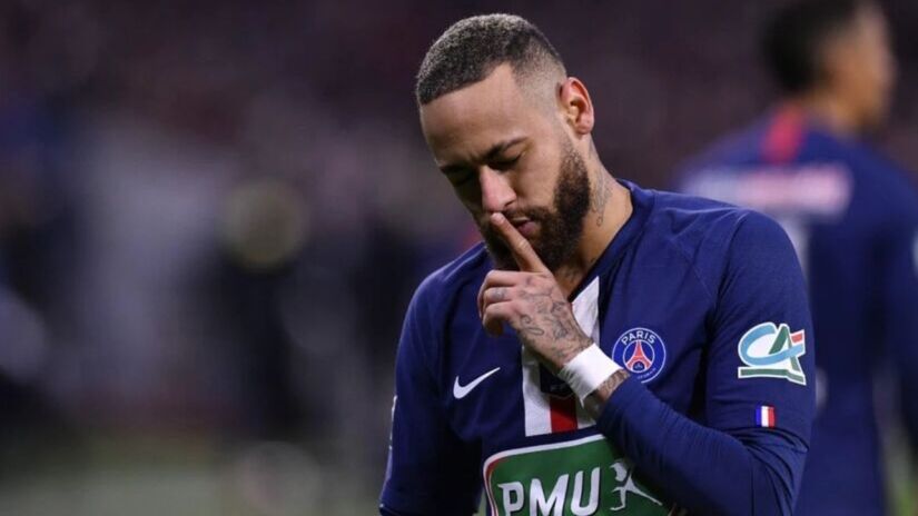 Em 2017, Neymar protagonizou outra transferência histórica ao se juntar ao Paris Saint-Germain (PSG) por 222 milhões de euros , tornando-se a transferência mais cara da história do futebol. Foto: Divulgação - PSG