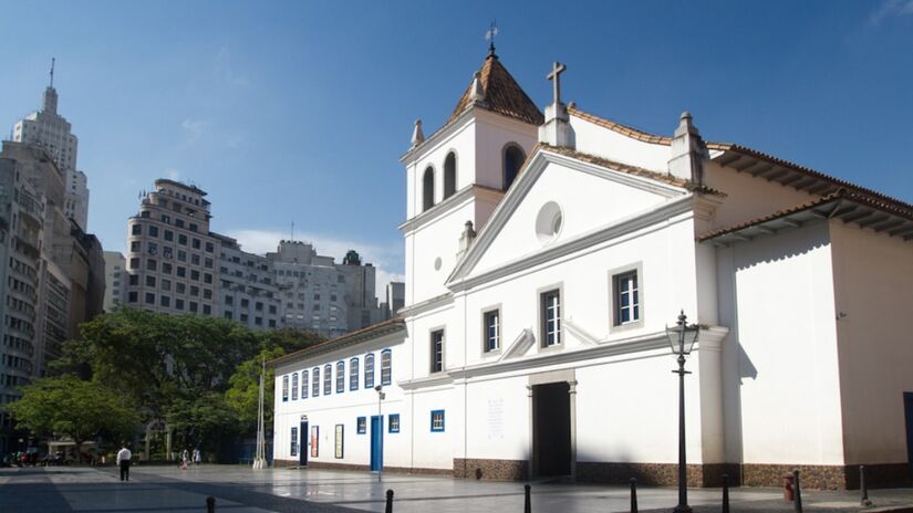 Nesse dia, os jesuítas inauguraram o Colégio de São Paulo, localizado entre os rios Anhangabaú e Tamanduateí. Esse espaço foi criado com o objetivo de converter os povos indígenas ao cristianismo. Foto: José Cordeiro/SPTuris