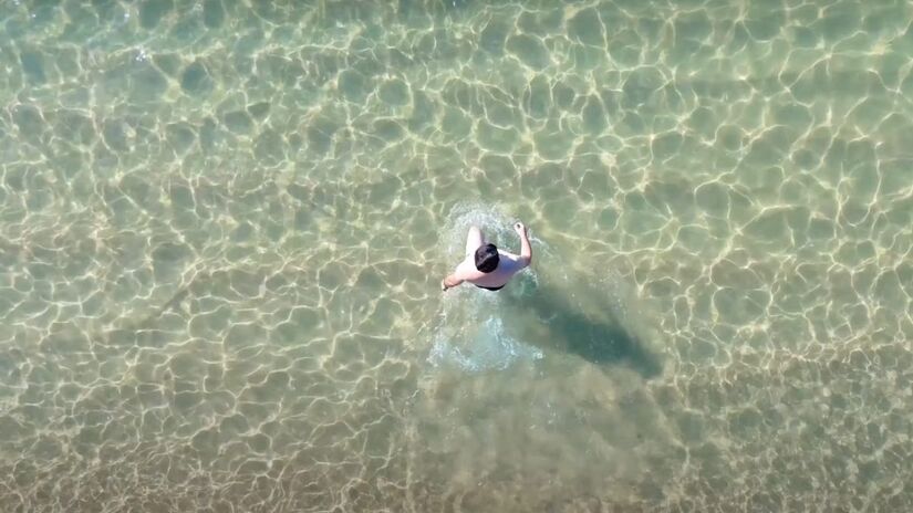 A água do mar captada pelas usinas retorna cerca de 3 a 5 graus Celsius mais quente. Ainda assim, ela é própria para banho, segundo análises do Inea.