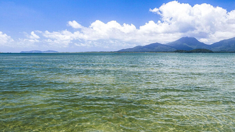 A praia do Pereirinha, localizada no Parque Estadual da Ilha do Cardoso, é um destino ecológico reconhecido internacionalmente.  