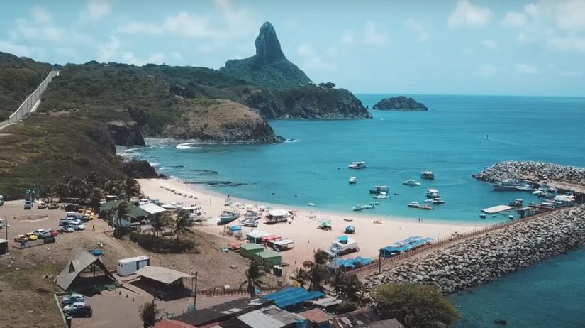 O Sancho não é apenas uma praia bonita, é um exemplo de conservação. Sua flora e fauna permanecem protegidas em um cenário paradisíaco.