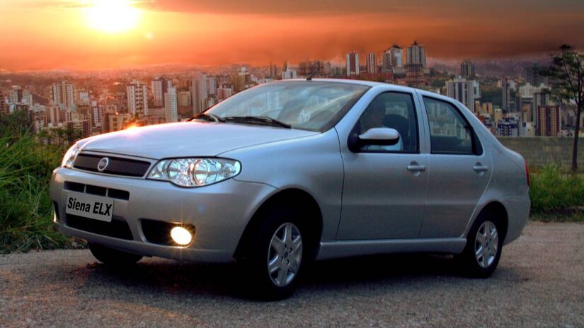 Fiat Siena EL 1.4 flex era espaçoso e tinha boa lista de equipamentos. Foto: Divulgação/Fiat