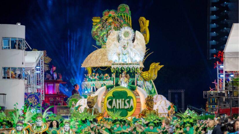 Camisa Verde e Branco - Barra Funda: Após muitos anos fora do Grupo Especial, a Camisa Verde e Branco, escola tradicional e nove vezes campeã, retornou para a elite em 2024 e se manteve. Será uma das duas representantes do bairro Barra Funda em 2025, ao lado da outra escola do Palmeiras, a Mancha Verde - (Felipe Araújo/LigaSP)