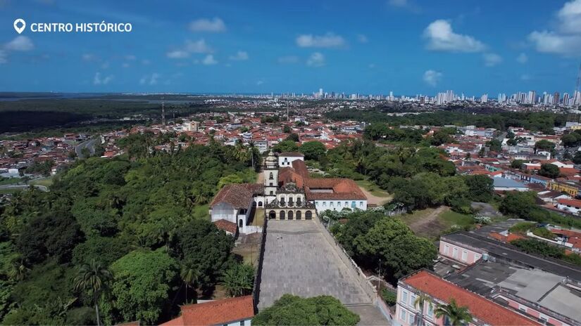 A cidade preserva sua cultura e história em igrejas, parques e museus