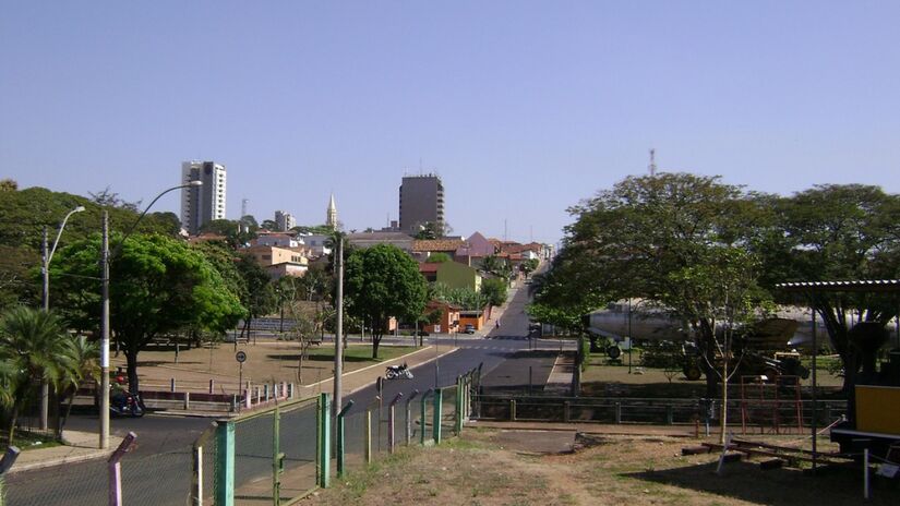 Conhecida por sua forte atividade agrícola, Bebedouro apresenta temperaturas médias de 40,6&ordm;C. Foto: Wikimedia Commons