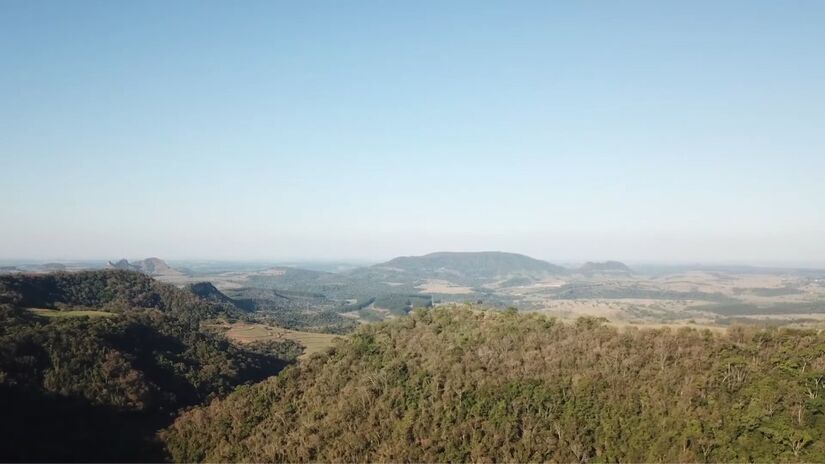 O Gigante Adormecido é o ponto turístico mais famoso de Pardinho