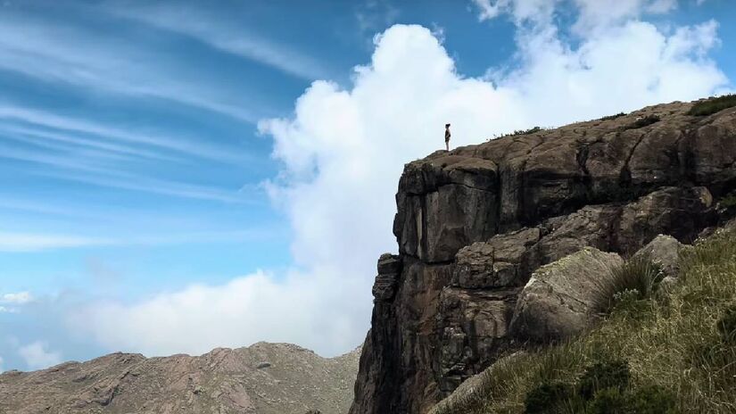 O Pico das Agulhas Negras te espera com uma vista incrível!