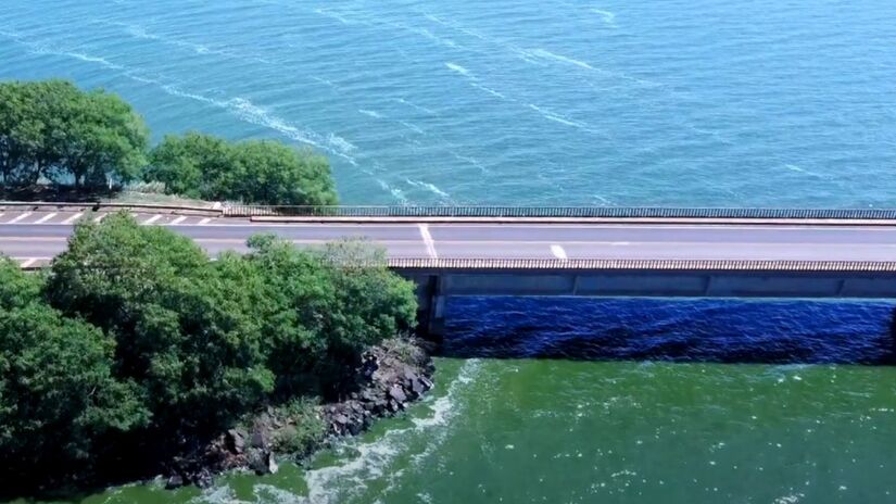 Desde sua inauguração, a ponte é essencial para o escoamento de produtos agrícolas e industriais. Sua extensão destaca sua importância para o centro-oeste paulista.  