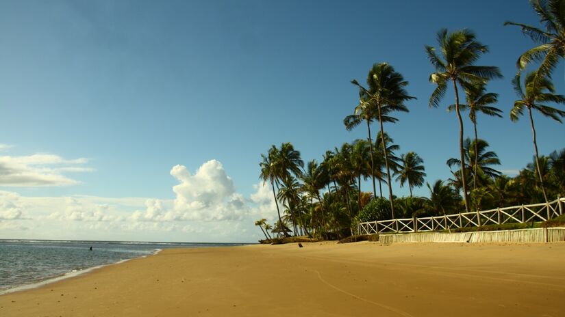 Praia de Taipu de Fora, Maraú (BA). Foto: Wikimedia Commons