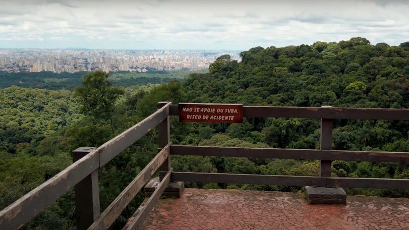 A área foi tombada no século XIX para proteger os mananciais que abasteciam a capital paulista. Hoje, o Sistema Cantareira garante o fornecimento de água até hoje.  