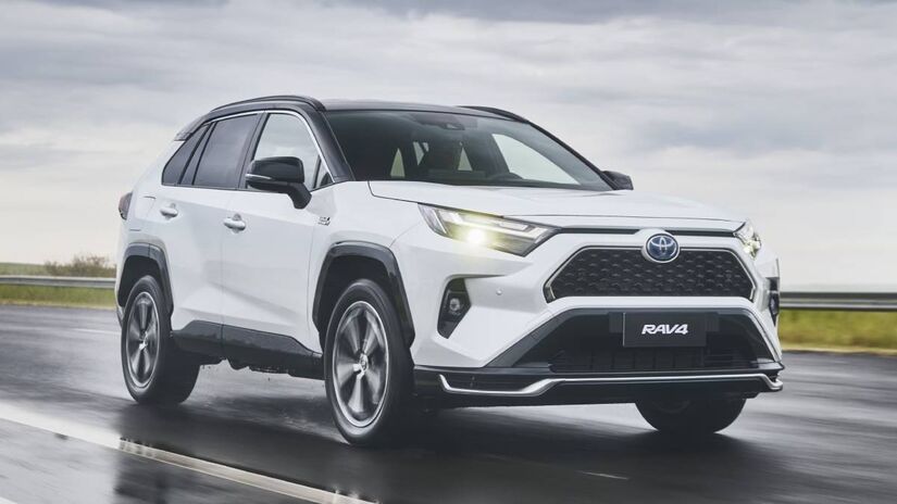 Toyota RAV4  SUV versátil e espaçoso, o RAV4 conquistou motoristas ao redor do mundo, reforçando a força da Toyota no segmento.  