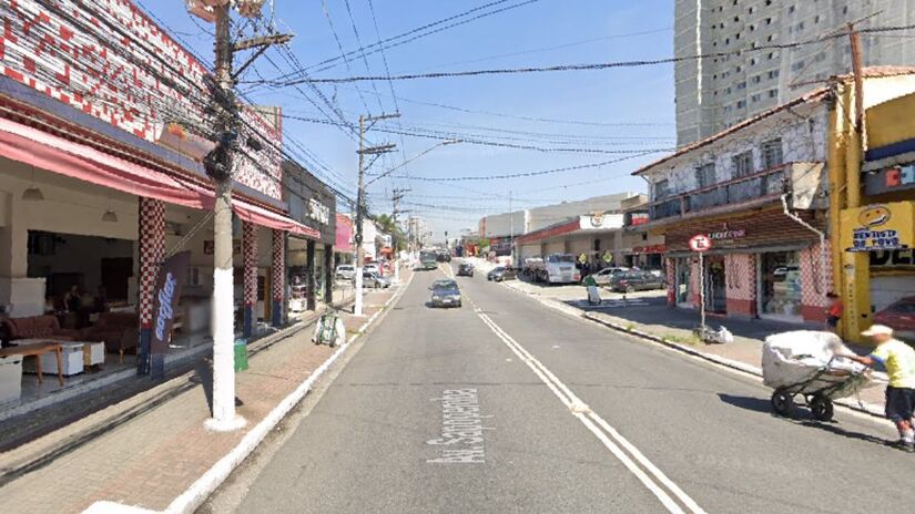 A avenida Sapopemba, localizada na zona leste de São Paulo, é a via mais comprida da capital, com aproximadamente 42 km de extensão. Ela foi reconhecida como a maior avenida do Brasil pelo Guinness World Records em 2024.