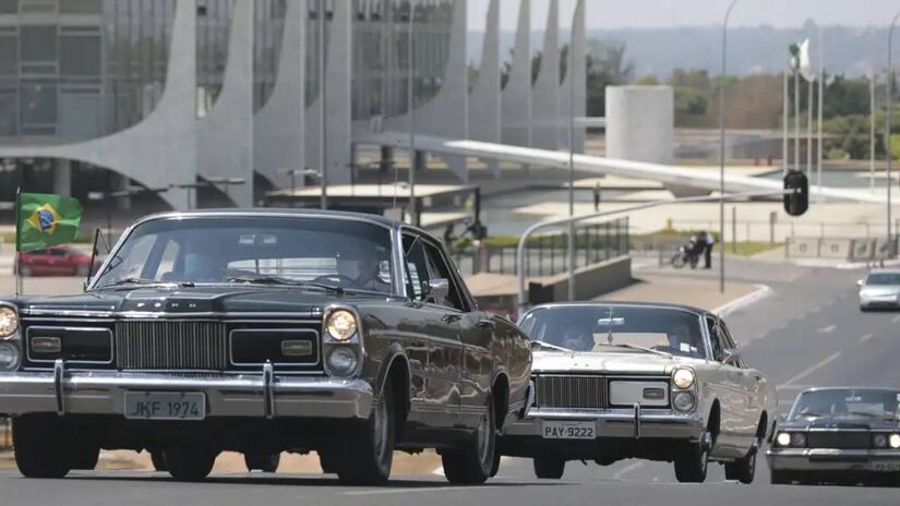 Ford Landau (1971-1983): A Ford entrou na briga por sedãs de luxo e trouxe ao mercado o Landau. Se tornou carro oficial da presidência até a Era Sarney e ainda faz parte do acervo do Planalto. Foto: Marcello Casal Jr/Agência Brasil