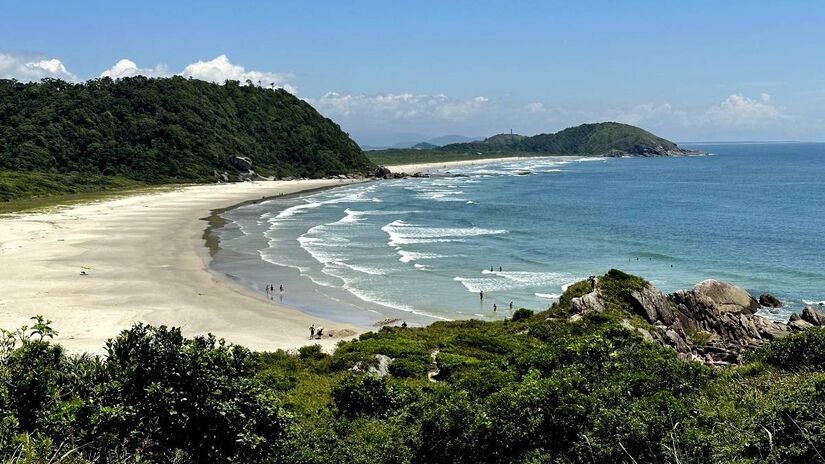 Nenhum carro de turista chega à Ilha do Mel/Divulgação/CBMPR