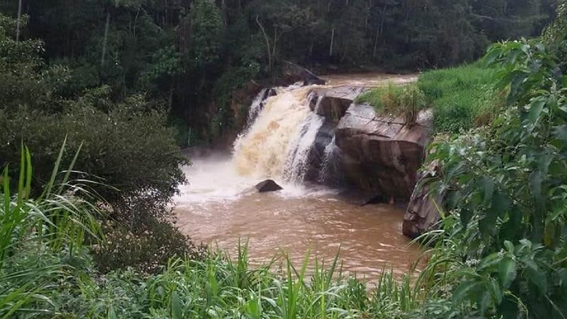 A cidade de Monte Alegre do Sul conta ainda com uma natureza deslumbrante. O relevo montanhoso, os rios e riachos criaram condições favoráveis para a formação de diversas cachoeiras - (Divulgação/Circuito das Águas Paulista)