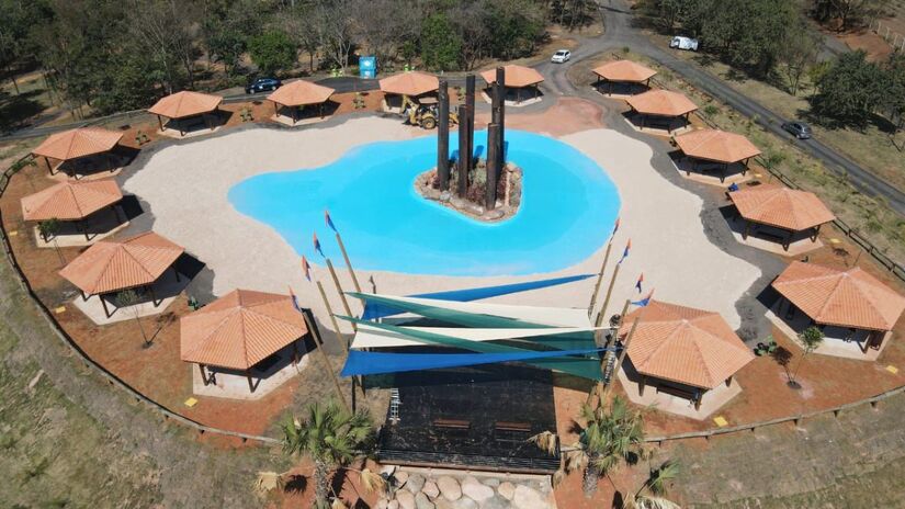 Nova área do parque tem lago com pedalinho, cascata, quiosques para piqueniques e até uma "praia" artificial. Foto: Divulgação/Mundo da Criança