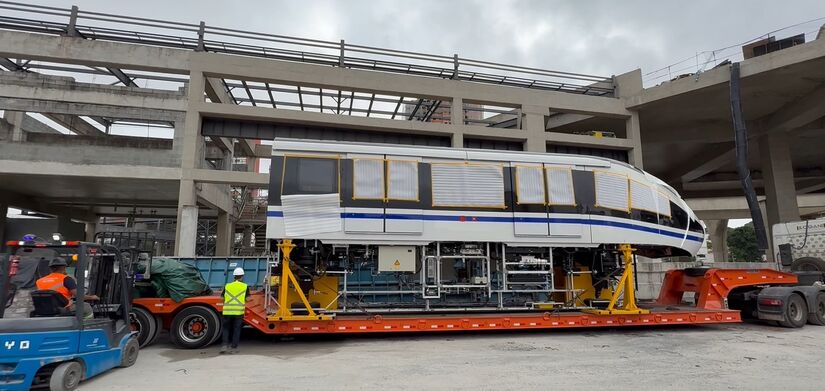 Trem fabricado na China foi transportado do Porto de Santos para São Paulo/Divulgação/Governo de São Paulo