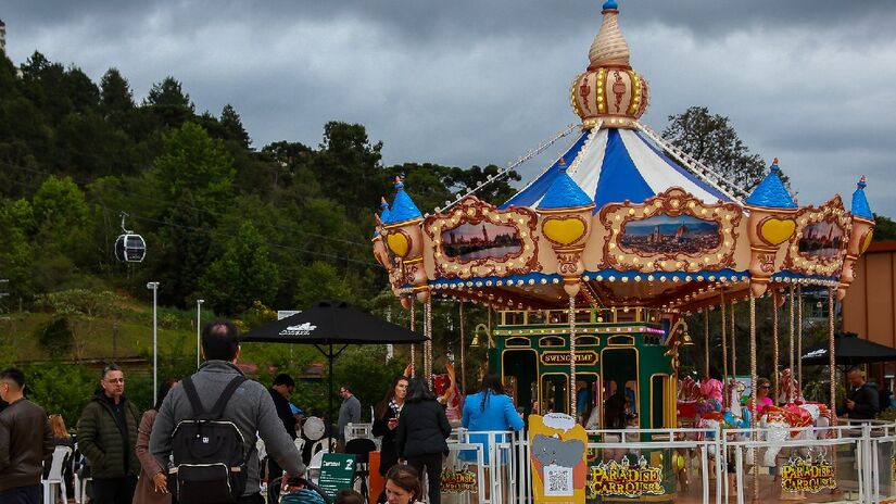 No centro turístico de Campos do Jordão, o Parque Capivari é mais um ponto a possuir ótimas paisagens e com uma área verde. Além disso, o lugar conta com opções de lazer para toda a família, como pedalinho, tirolesa, escalada e arvorismo - (Governo de SP)