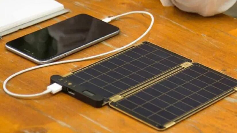 O carregador solar portátil é uma tecnologia muito útil quando falta energia em casa (Foto: Divulgação/Yolk Solar Paper)