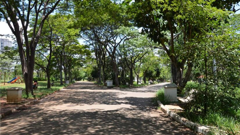 Para o lazer e atividades ao ar livre, o Tatuapé dispõe de espaços como o CERET (Centro Esportivo, Recreativo e Educativo do Trabalhador), que oferecem pistas de corrida, quadras esportivas e áreas verdes.Foto: Divulgação/Prefeitura de SP