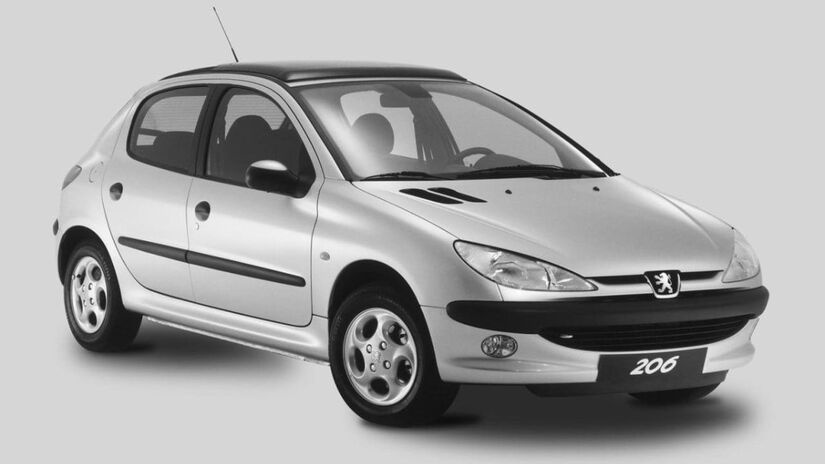 O 206, apesar de seu estilo que marcou a Peugeot, é criticado pela mecânica