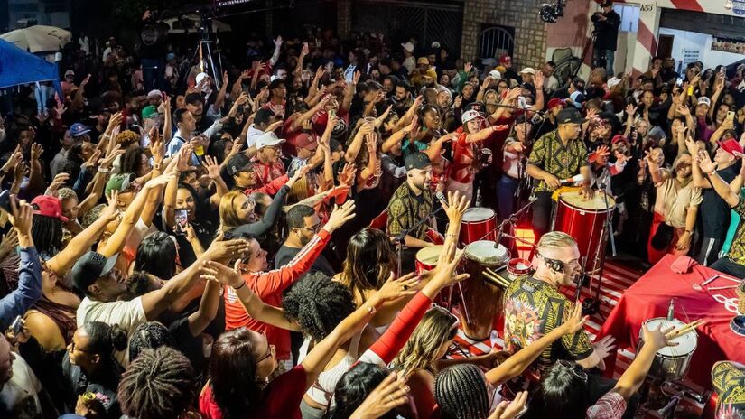 Pagode da 27 transformou uma das ruas mais perigosas de São Paulo em um ponto de encontro do samba. Foto: Reprodução/Facebook