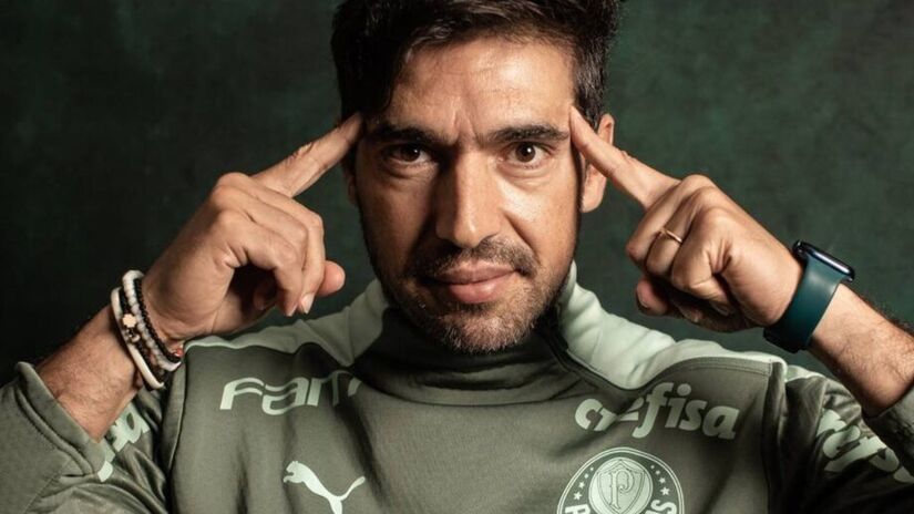 Desde sua chegada ao Palmeiras em 2020, o técnico Abel Ferreira também construiu uma trajetória de destaque no Dérbi. Foram 17 partidas disputadas sob seu comando até hoje, com sete vitórias do Palmeiras, sete empates e apenas três derrotas para o Corinthians. Foto: Divulgação/Palmeiras