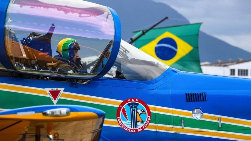 Aeronaves pilotadas são Embraer A-29 Super Tucano.

/Foto: Divulgação/Esquadrilha da Fumaça