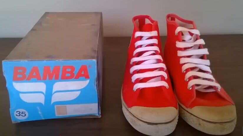 Bamba: a Alpargatas teve outro sucesso inspirado no Conga: o Bamba, que também se inspirava no design dos famosos All Star norte-americanos - (Reprodução/YouTube)