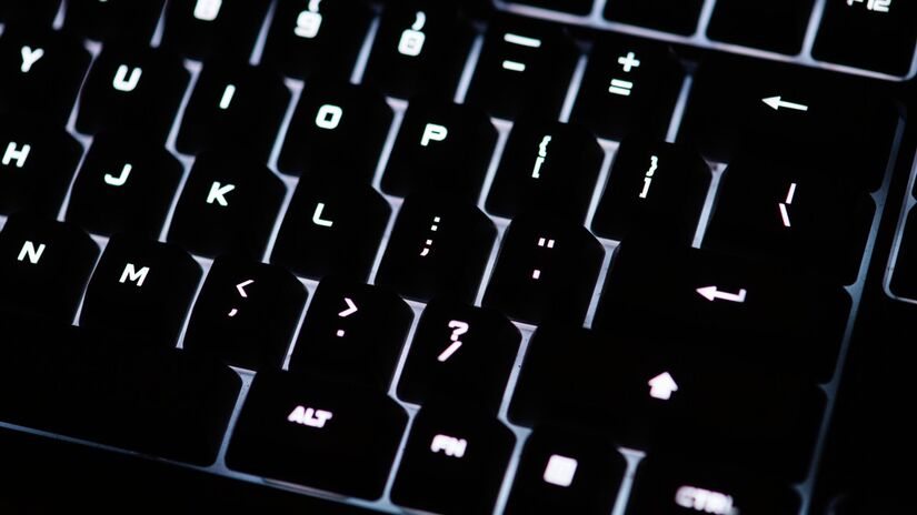 Os tracinhos servem para guiar a digitação mesmo no escuro