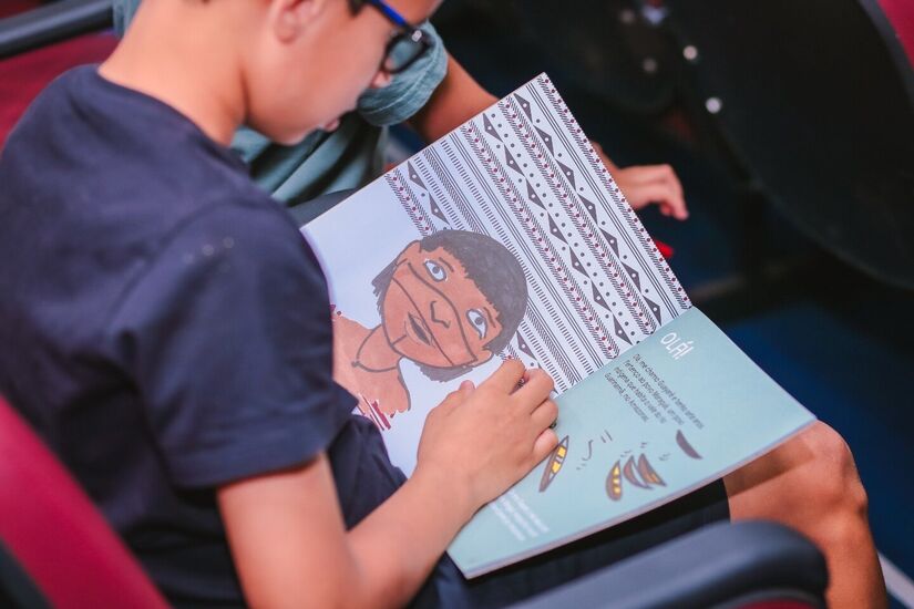 Este projeto quer deixar um legado duradouro ao integrar estruturas que incorporam materiais culturais, educativos e lúdicos, promovendo um ambiente de aprendizado enriquecedor e inclusivo.