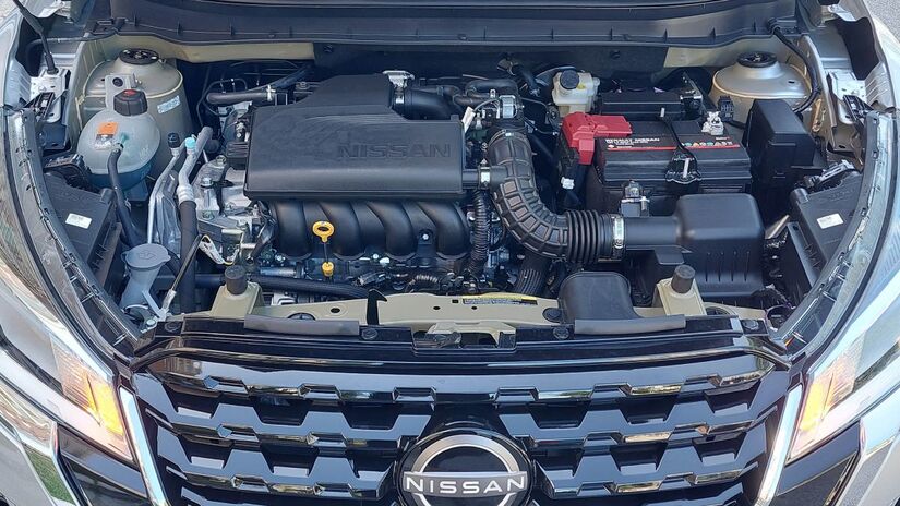 Motor 1.6 16V do Kicks Play é o mesmo que movia o Kicks 2024 e manteve os 113 cavalos de potência com etanol.

/Foto: Luiza Kreitlon/AutoMotrix