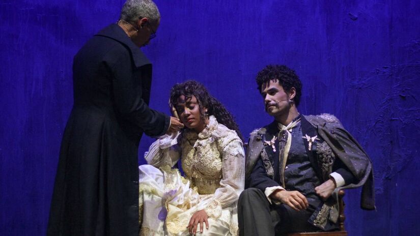 Adaptação musical da obra-prima de Machado de Assis é resultado da colaboração entre o letrista e diretor musical Guilherme Gila, o dramaturgo Davi Novaes e o consagrado diretor Zé Henrique de Paula. Foto: Hallan Fidellis