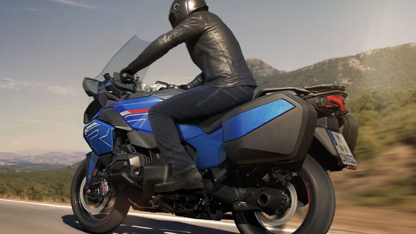 Modelo estradeiro é movido pelo novo motor boxer de 1.300 cm3 da GS e da GS Adventure.
