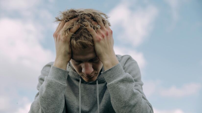 A vida online afeta autoestima, saúde mental e expõe adolescentes a conteúdos extremistas. Redes sociais funcionam como "máquinas caça-níqueis" de atenção. Fotos: Pixabay