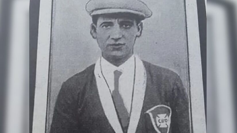 O primeiro técnico estrangeiro no comando da seleção brasileira foi o uruguaio Ramón Platero, no ano de 1925, cinco anos antes da primeira Copa do Mundo da história (1930) - (Reprodução)
