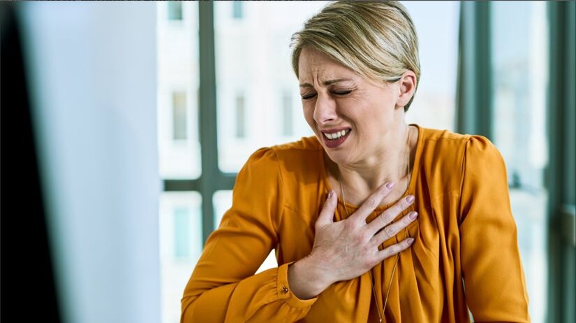 Mulheres costumam sofrer mais infartos a partir dos 55 anos (Foto: Freepik)