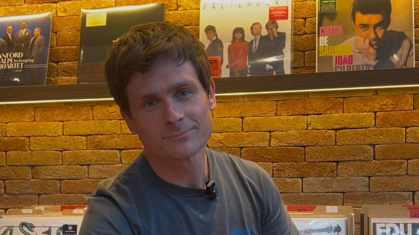 Tom Speight durante entrevista na Now Play Vinyl Store, em São Paulo/Leo Rocha