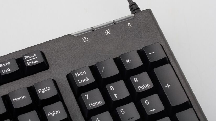 Nos teclados numéricos, o tracinho aparece no número 5 (Fotos: Freepik)